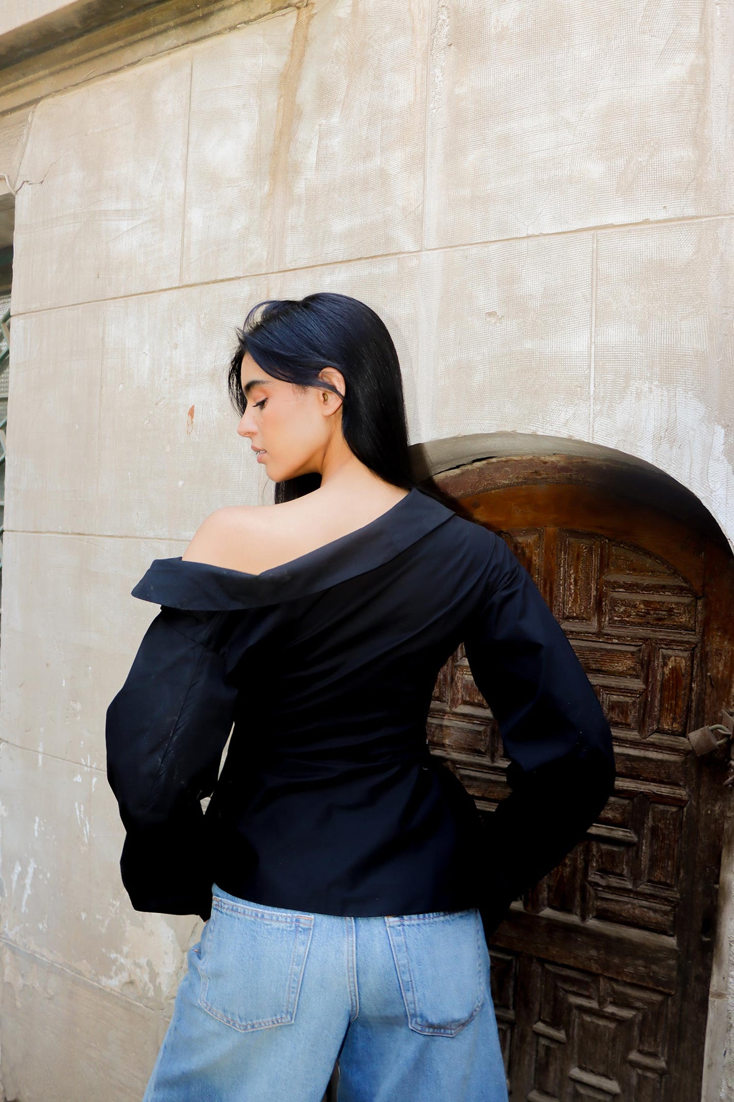 Twisted Asymmetrical shirt - Black